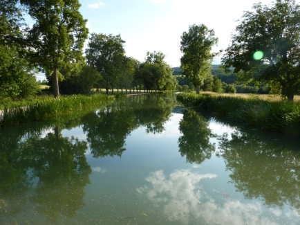 le canal de Bourgogne au lever du jour