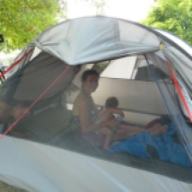 la famille sous la tente